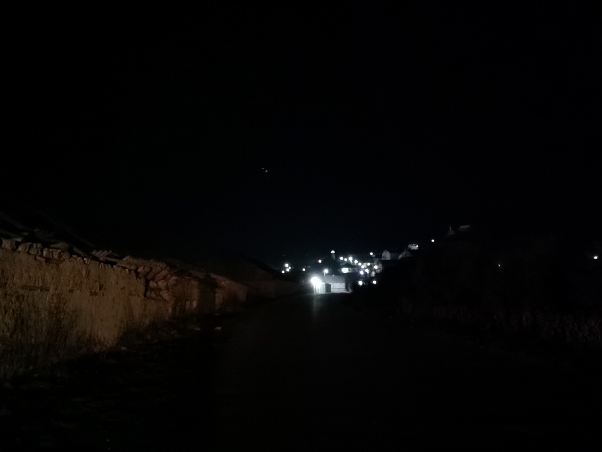 Фото автора: ночь в горном селе (Дагестан, январь 2024)