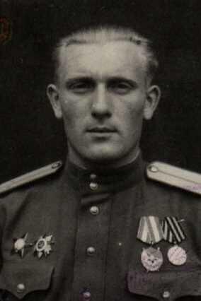 Такой дедушка был в молодые годы