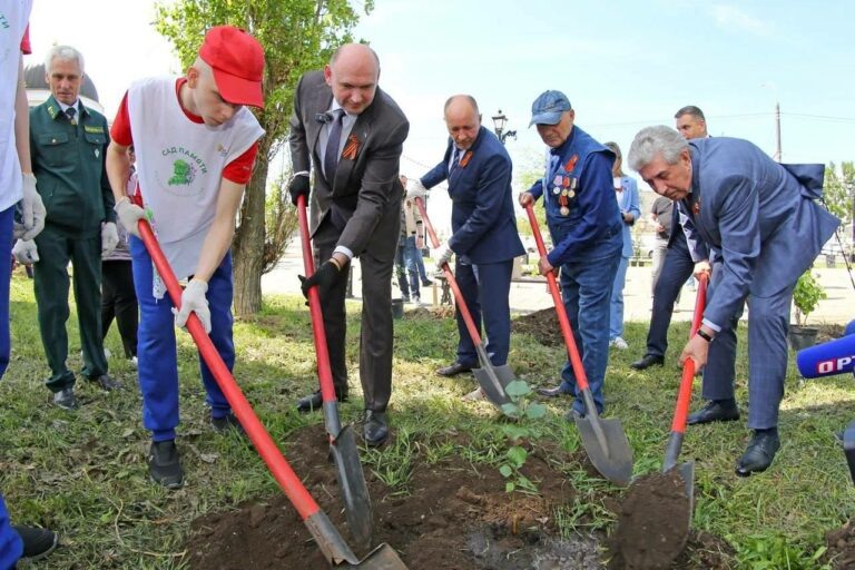    Евгений Солнцев принял участие в Оренбурге в акции «Сад памяти» Белов Михаил Александрович