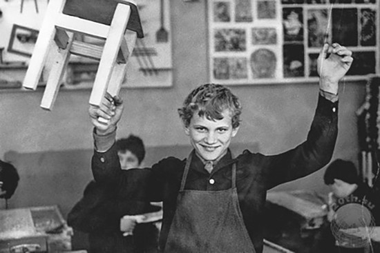 Поколение нынешних 50-60 летних учили совсем не тому, что сейчас нужно? Хах, как бы не так