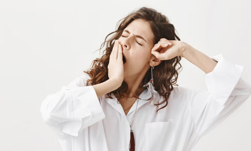https://img.freepik.com/free-photo/stylish-sleepy-woman-wake-up-yawning-stretching_176420-19471.jpg?t=st=1745847025~exp=1745850625~hmac=e8a24da3cb4a95b15ae469d0d1cd4ee942636c4004f35f28a18c3cb940f06cf0&w=996