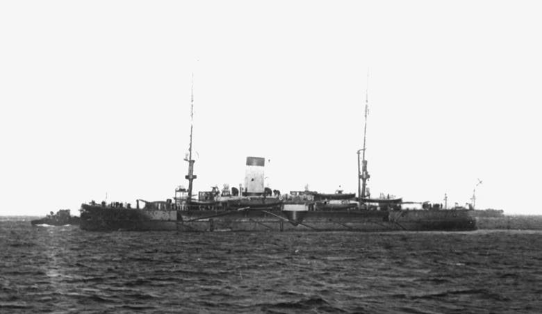 Крейсер I ранга «Адмирал Нахимов» во время похода в составе 2-й Тихоокеанской
эскадры