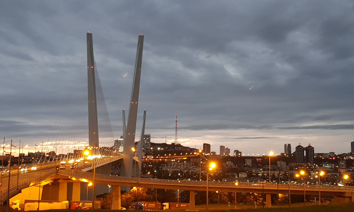 Ночной Владивосток. Фото из архива автора. 