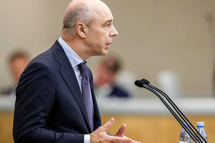    Антон Силуанов уточнил, что дефицит бюджета увеличен именно на сумму снижения нефтегазовых доходов.   
Фото: duma.gov.ru