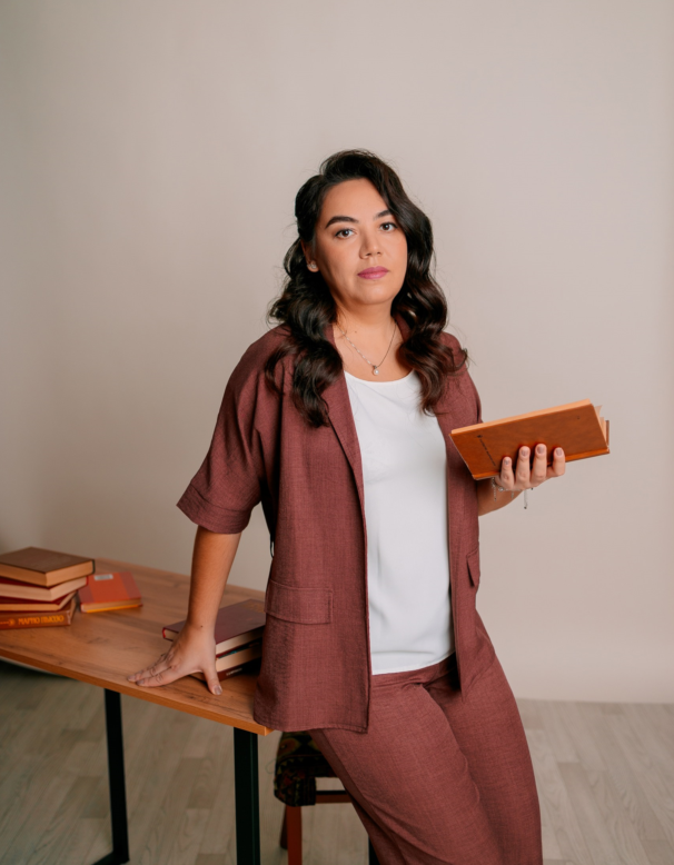 Всё всегда конфиденциально. Все истории вымышлены, а совпадения случайны.
