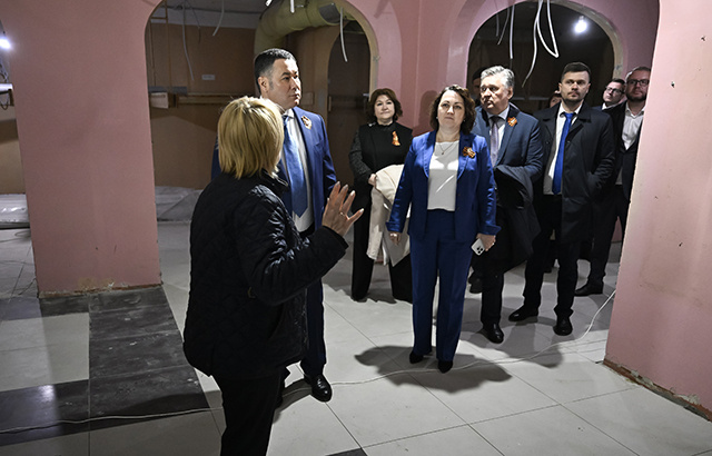 В Твери губернатор проинспектировал ход модернизации школы №49