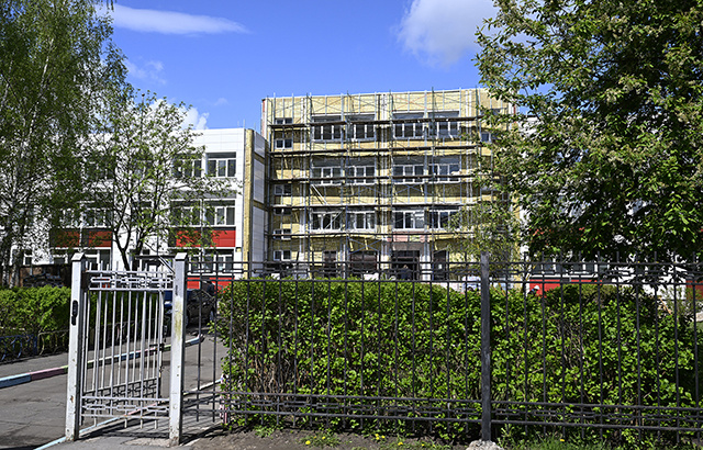 В Твери губернатор проинспектировал ход модернизации школы №49