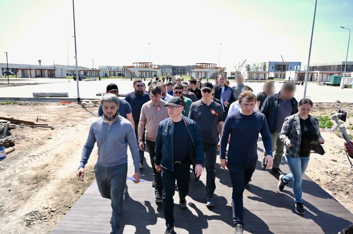    С первым заместителем руководителя Администрации президента Сергеем Кириенко осмотрели ход строительства филиала арт-кластера «Таврида»