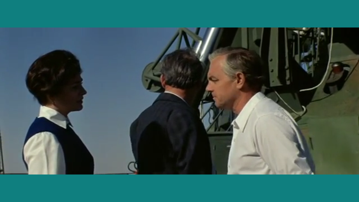 Андрей Башкирцев выгоняет с запуска ракеты женщину-рассчетчицу, потому что "женщинам тут не место".