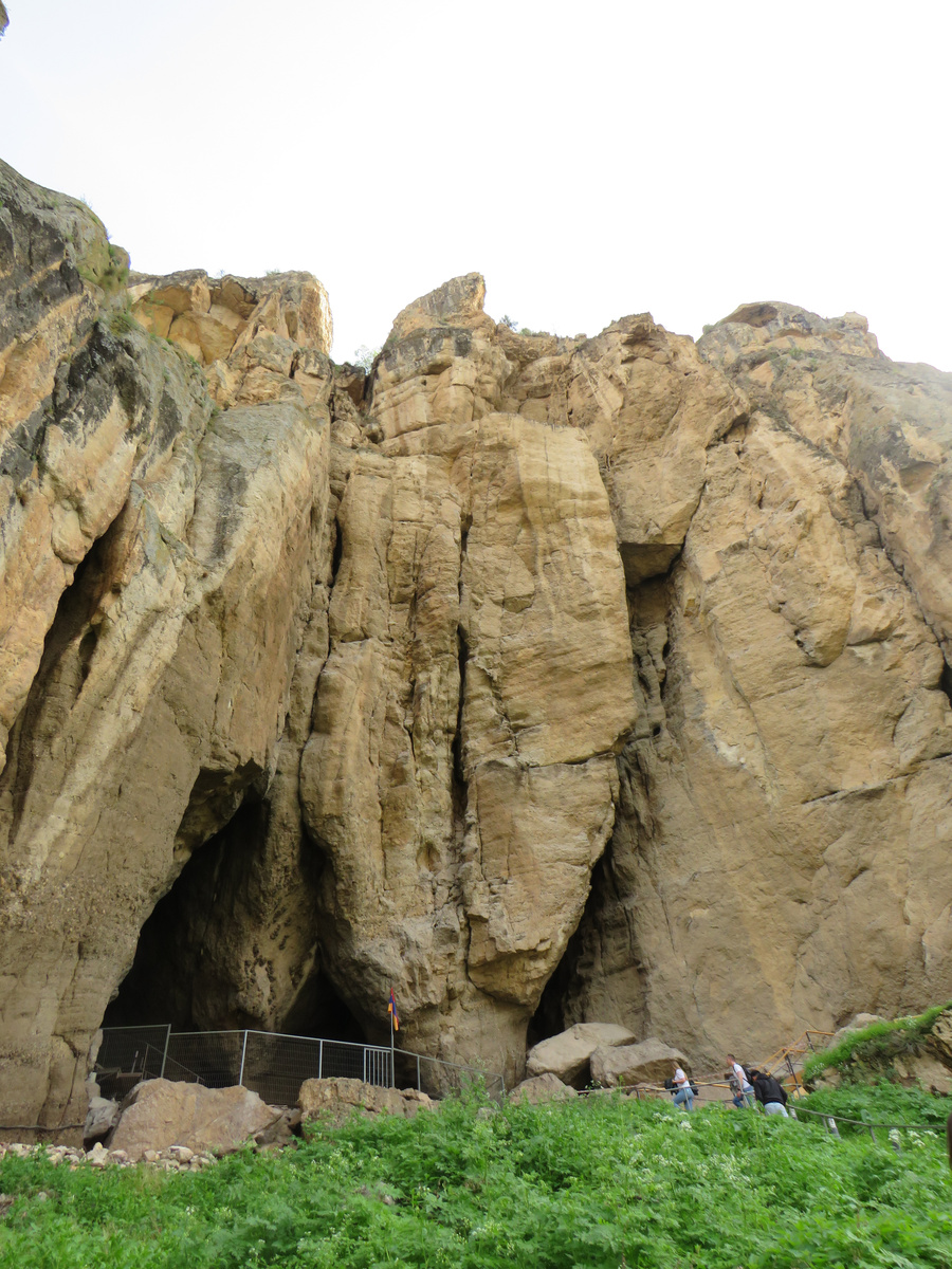 Пещера Арени — место нашей первой экскурсии в Армении