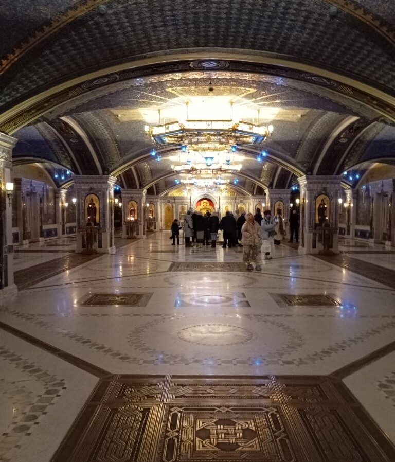 Внутреннее убранство храма