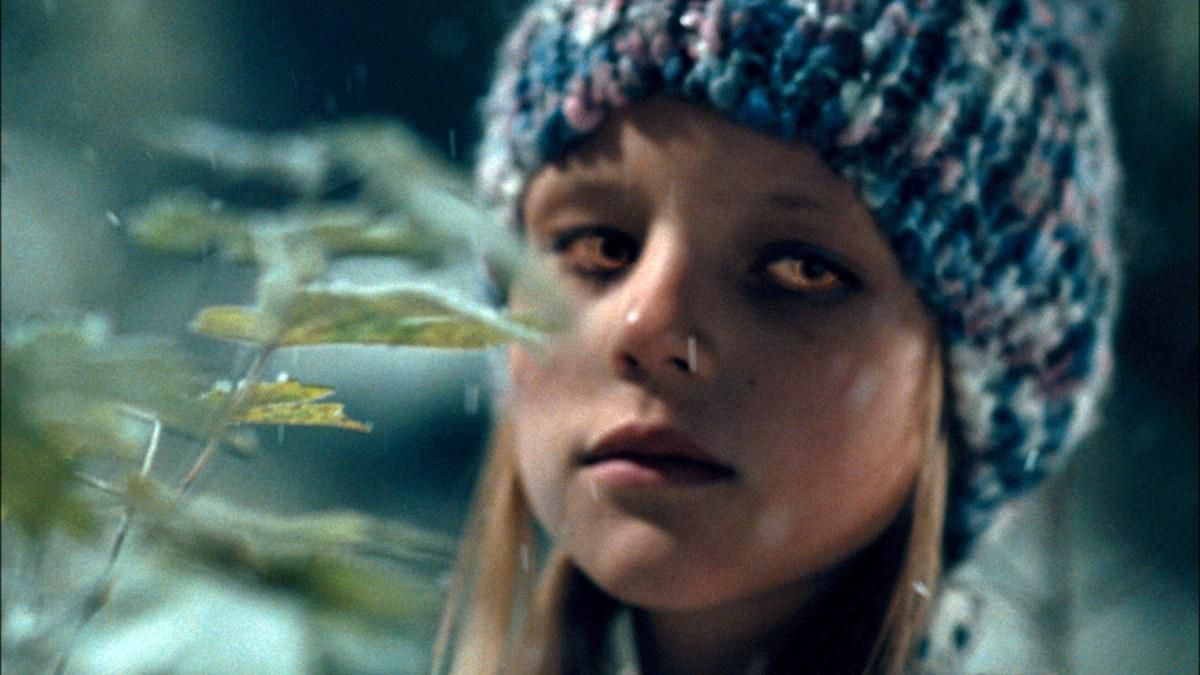 Кадр из фильма «Blood and Chocolate». Режиссер: Катя фон Гарнье. Производство: Berrick Filmproduktion, Blood & Chocolate Productions Ltd., Daniel Bobker Productions, Lakeshore Entertainment, Metro-Goldwyn-Mayer (MGM). Прокат: Парадиз