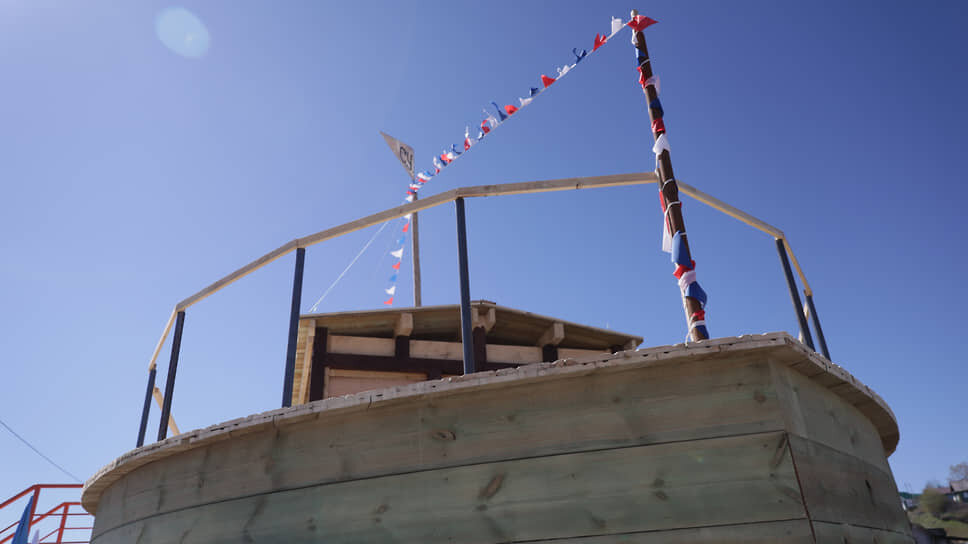 Торжественное открытие арт-объекта музейного назначения "Демидовская барка" в рамках проекта Международного Демидовского фонда "История. Связь времен" в поселке Староуткинск.📷Фото: Марина Молдавская / Коммерсантъ