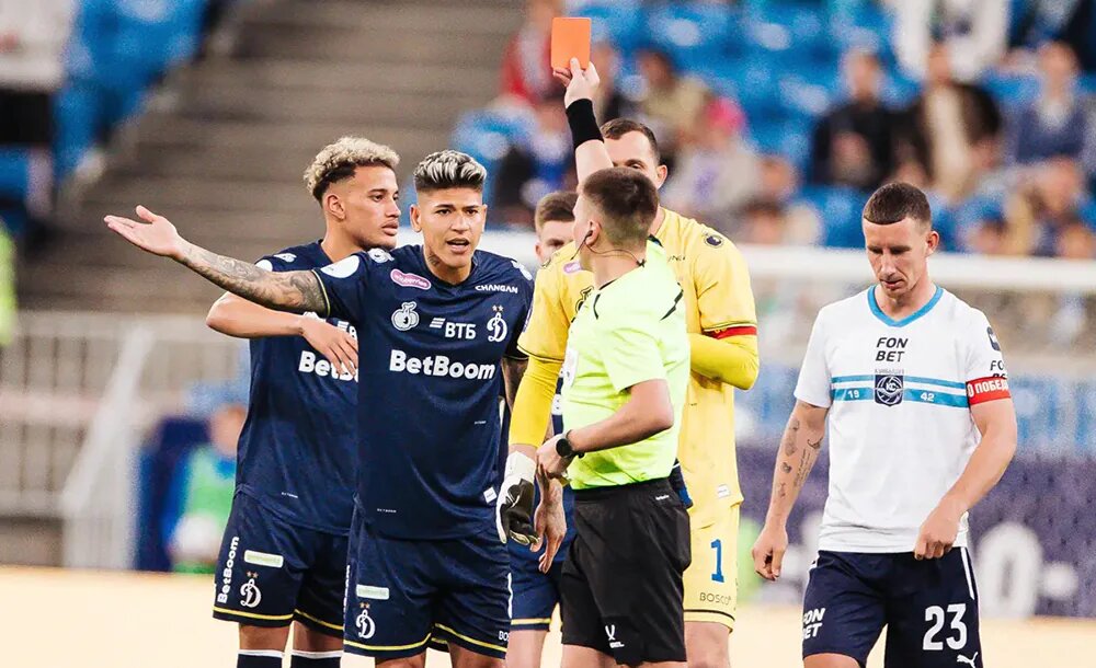 Оказывается, виноват тот, что к нам спиной...