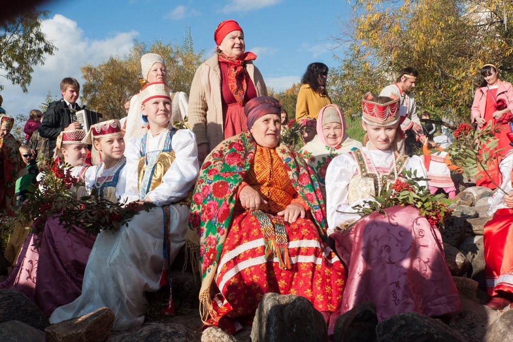 фото из интернета реконструкций празднования "Поморского нового года" в Архангельске в 2000-х