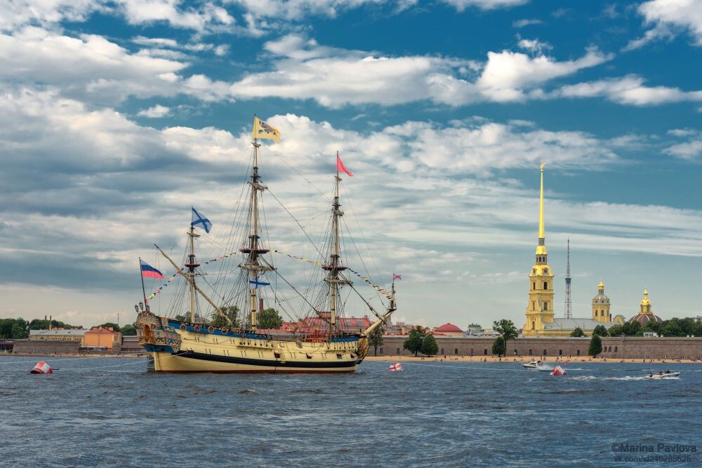 фрегат "Полтава" в Питере - копия таких же старинных морских парусников