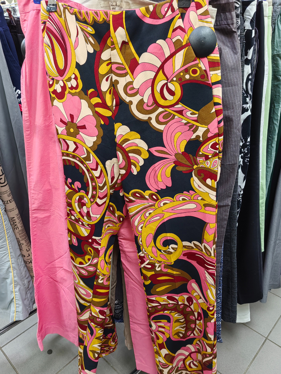 Суперские акцентные брючки от ZARA. Принт - бомба! Цвета тоже.