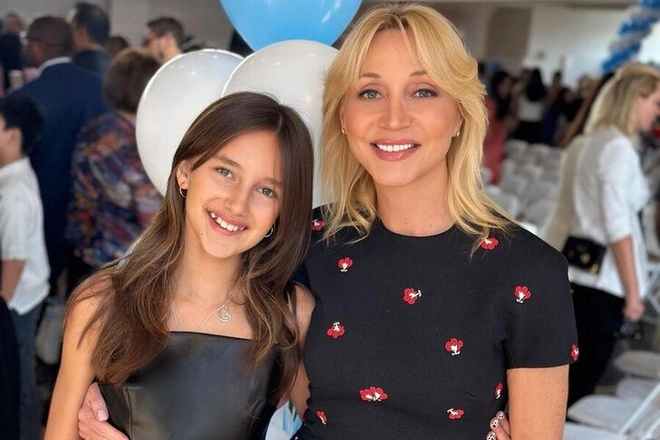 Кристина Орбакайте с дочерью Клавой