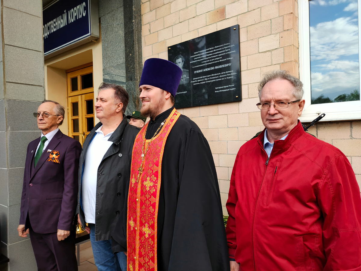 Слева Николай Бурляев и Андрей Очкин, справа автор Андрей Ведяев 