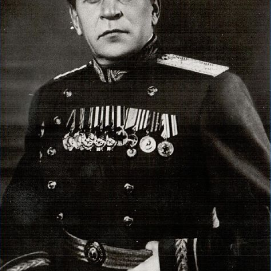 Он встретил войну начальником штаба КОВО, был командармом, командовал фронтом. А еще была разведка и "медовая ловушка", но его простили