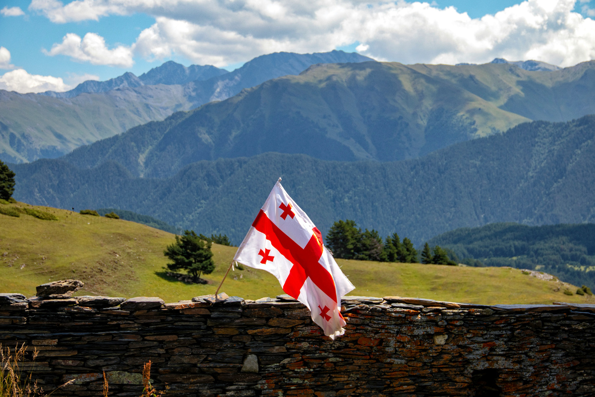 საქართველო ერთ-ერთი ულამაზესი ქვეყანაა... Грузия — одна из красивейших стран...