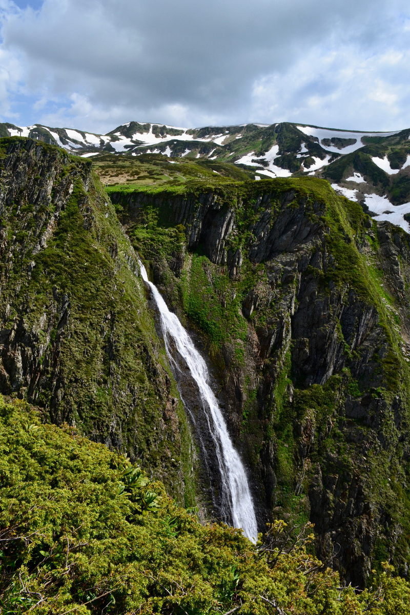 Водопад Бзерпия. Середина Июня