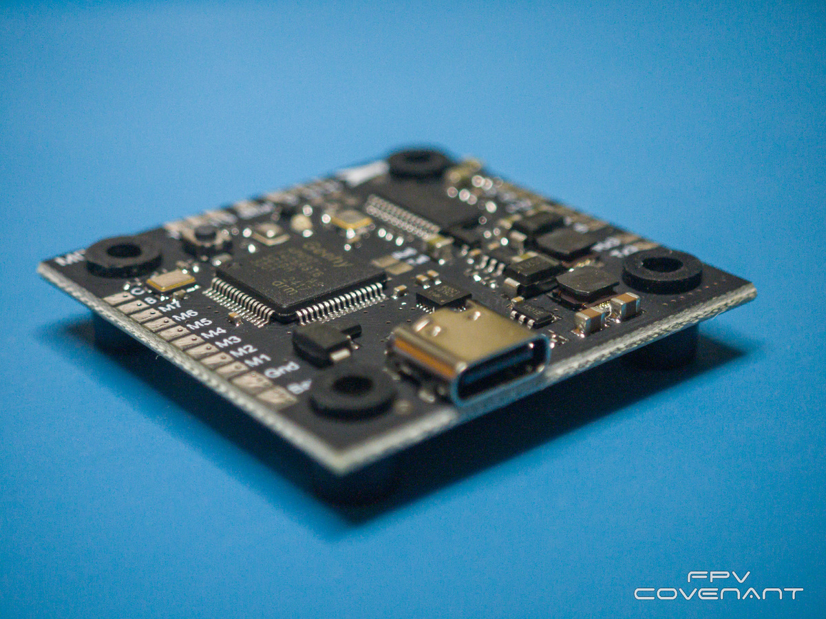 Один из первых отечественных полётных контроллеров МПК-8