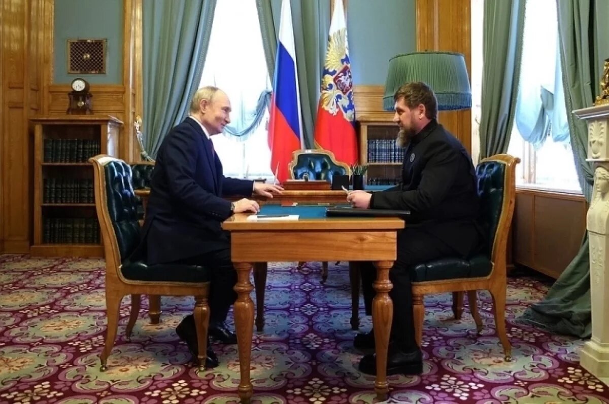    Кадыров сообщил, что обсудил с Путиным ряд тем «вне протокола»