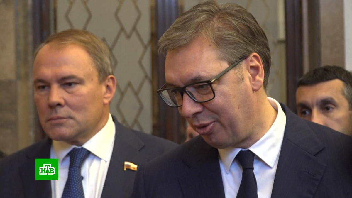    Самолет Вучича по пути в Москву вынужденно сел в Баку