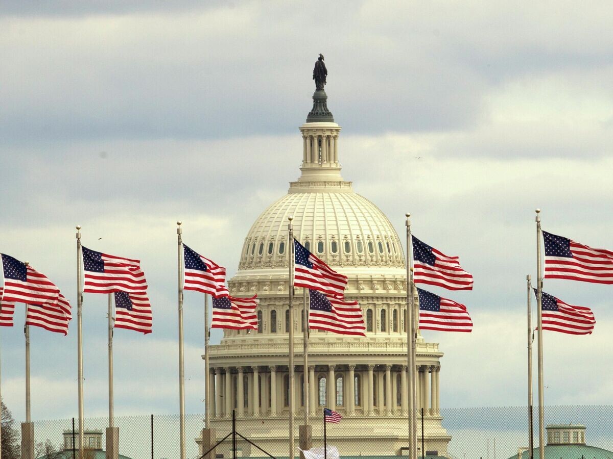    Здание конгресса США на Капитолийском холме в Вашингтоне© AP Photo / Jose Luis Magana