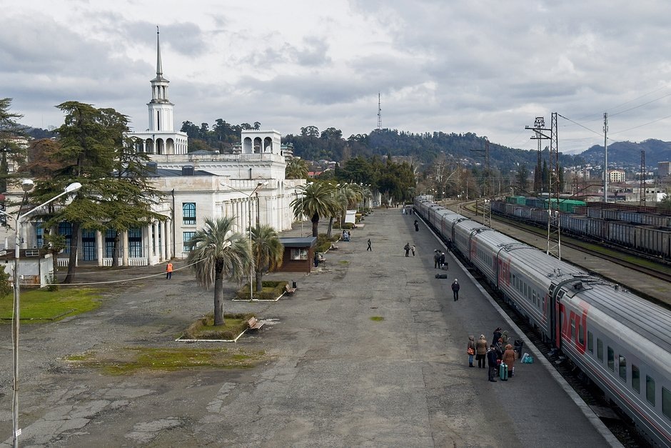 Железнодорожный вокзал в Сухуме. Фото: Сергей Петров / NEWS.ru / ТАСС