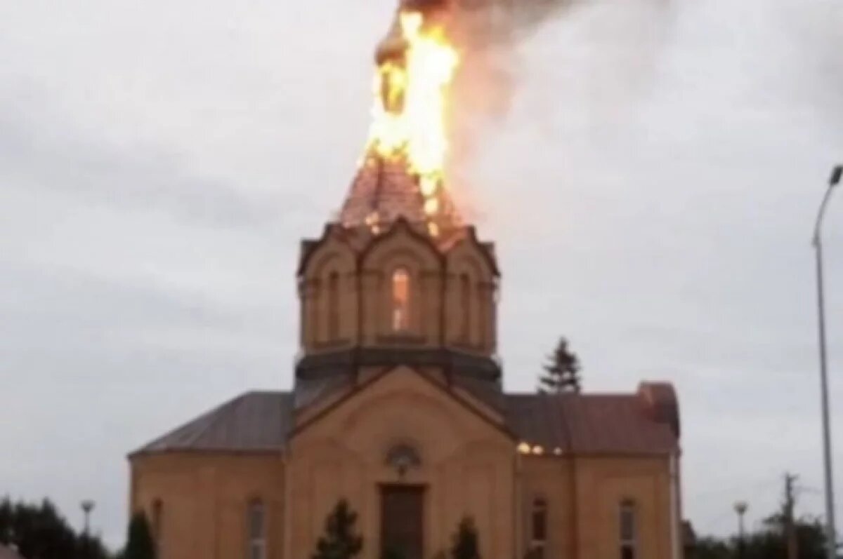    Храм Святителя Николая в Белгородской области после атаки дронов ВСУ.