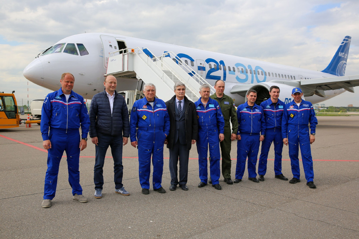 Опытный образец среднемагистрального самолета совершил беспосадочный перелет из Иркутска в Жуковский. Борт приземлился на аэродроме ЛИИ им. М.М. Громова «Раменское».