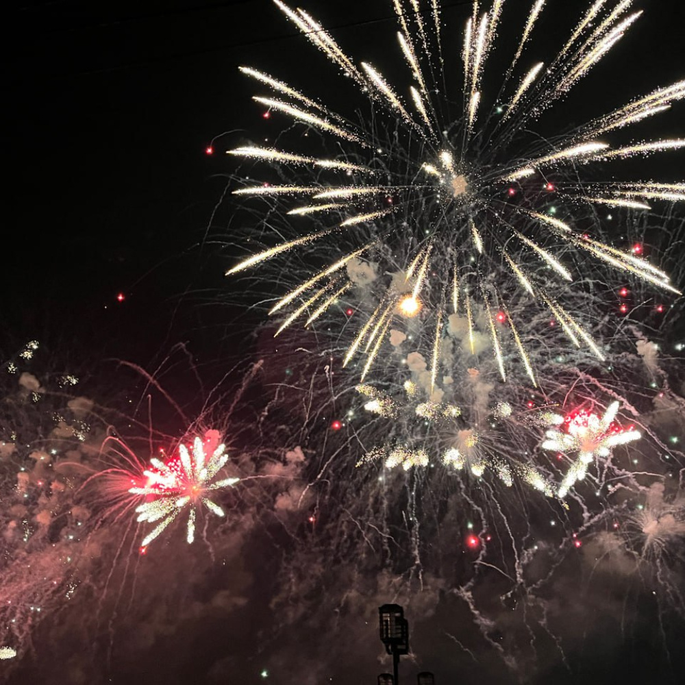 Его можно будет увидеть на Нижней набережной в районе памятника «Основателям Иркутска». Начало намечено на 22:00.