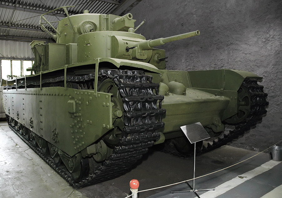Танк Т-35 из Кубинского танкового музея (2011)