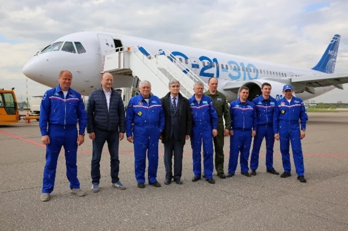    В Комсомольске прошел успешный полет самолета SJ-100 с новыми двигателями