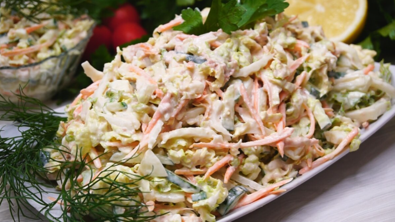 Открыла для себя новенький салатик: радует свежим вкусом и простотой приготовления!