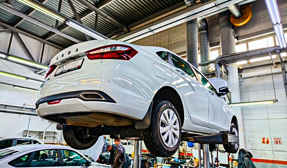 Надоело жить у дилера в сервисе - брат продал новую Весту и купил Haval M6. Вроде хороший автомобиль, но надоели частые поломки