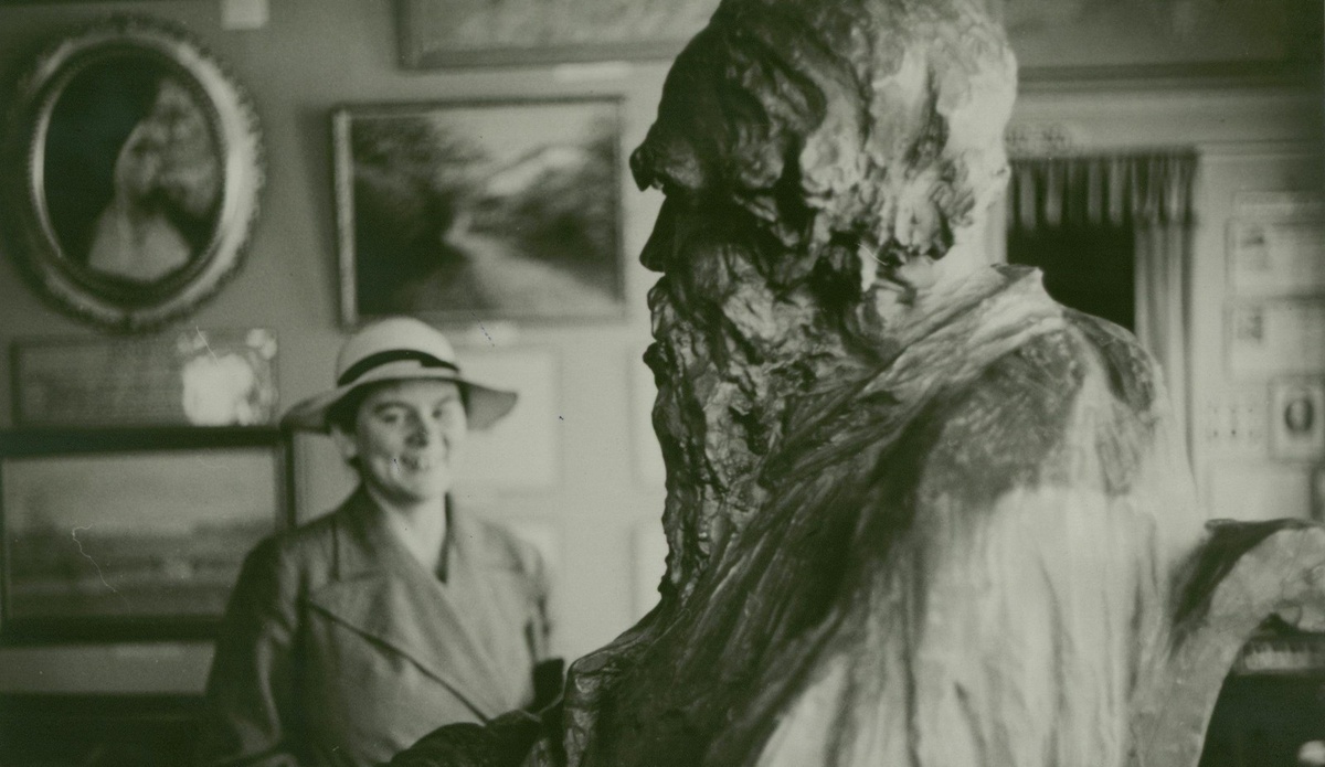 До 20 июня в Научной библиотеке ТГУ открыта выставка музея-усадьбы «Ясная Поляна» «Совершенно безопасное место. Москва – Ясная Поляна – Томск».