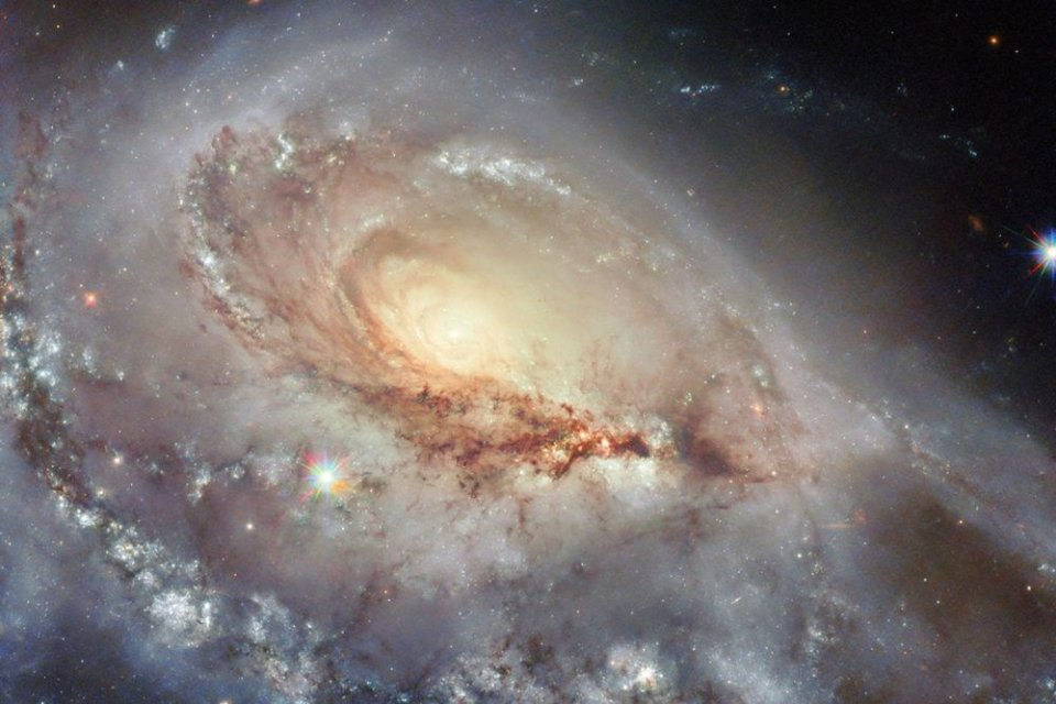 ESA/Hubble & NASA, J. Dalcanton, R. J. Foley (UC Santa Cruz), C. Kilpatrick