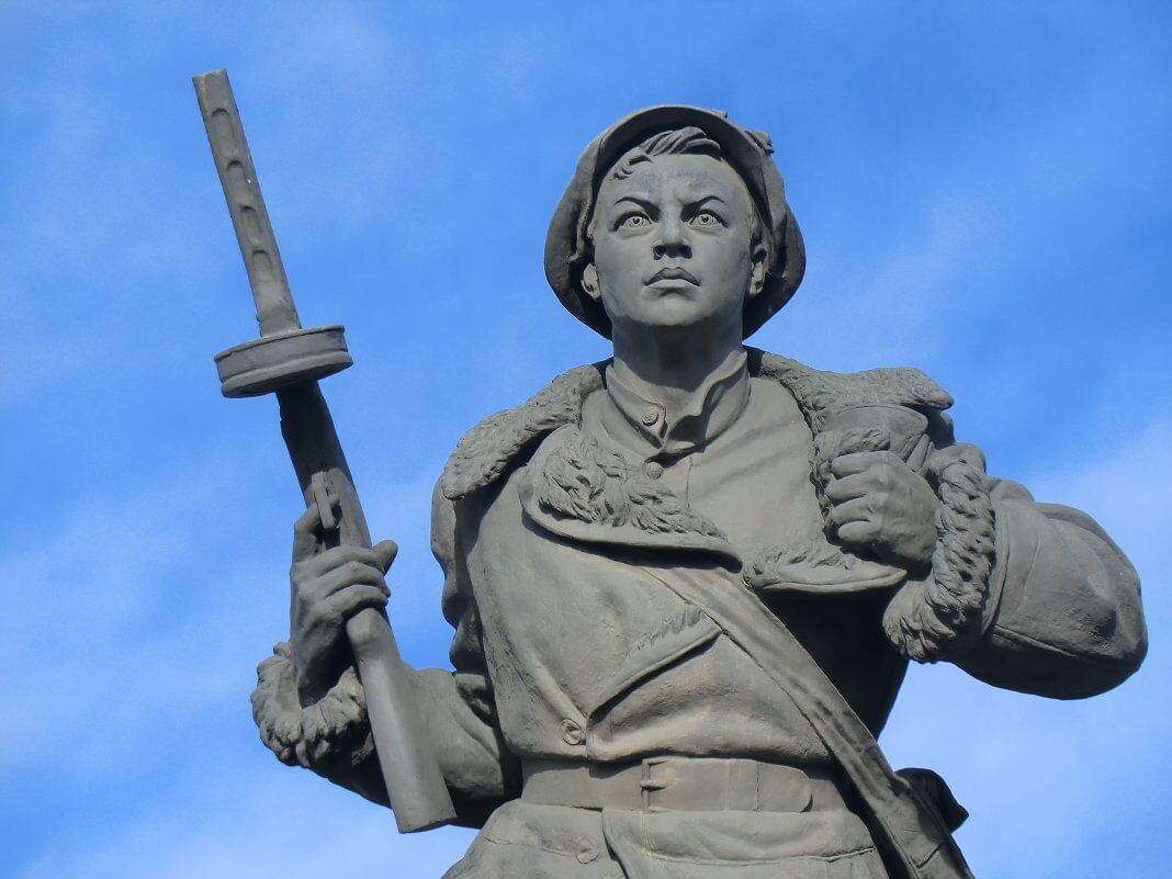 Памятник Александру Матвеевичу Матросову