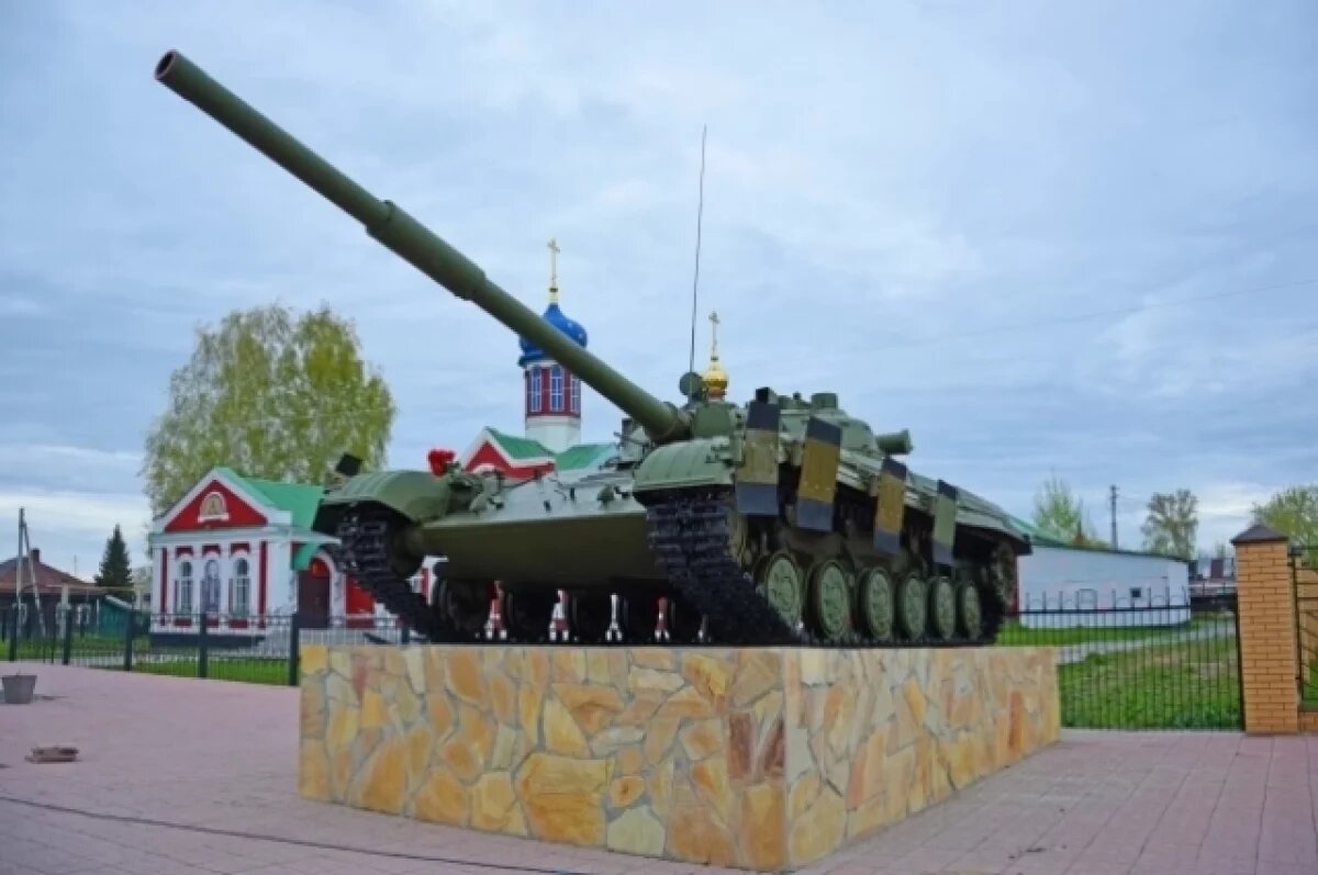    Танк Т-64А, воевавший в Афганистане и Чечне, установили под Новосибирском