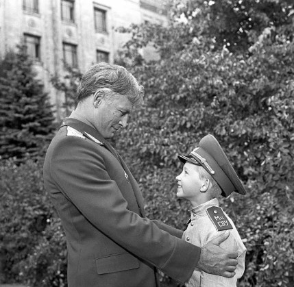    Фото: «Офицеры»/Кинопоискatomic:embed 0
