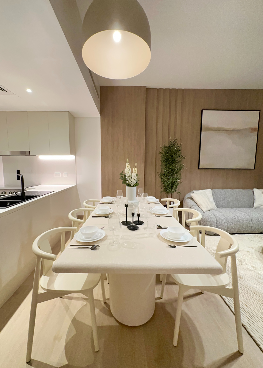 Бежевые оттенки хорошо подходят для создания универсального интерьера, проект Furni 