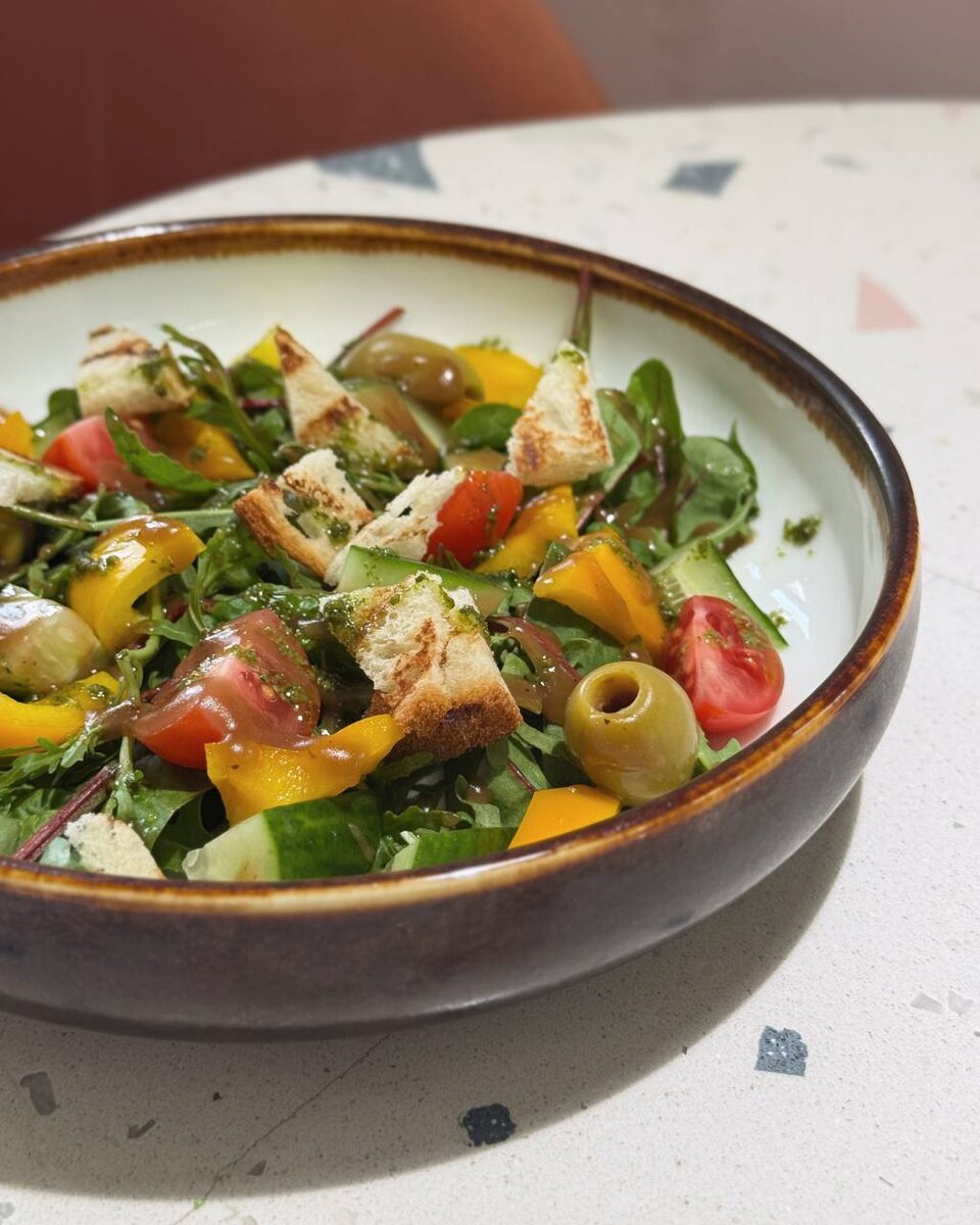 Греческий салат – нежный и лёгкий.