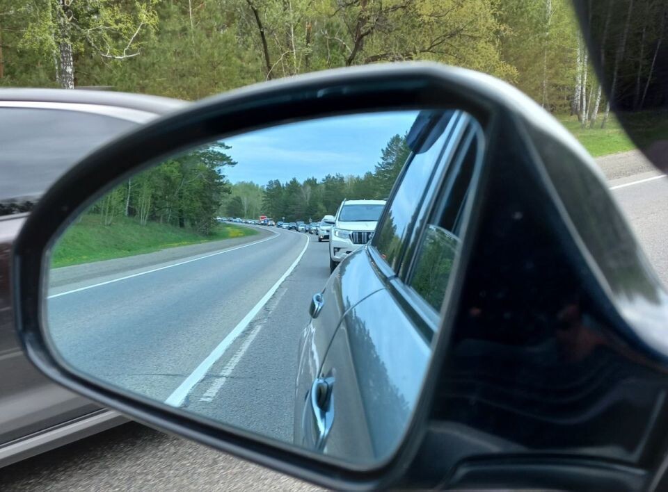    Пробка на Чуйском тракте. Источник: "Толк"