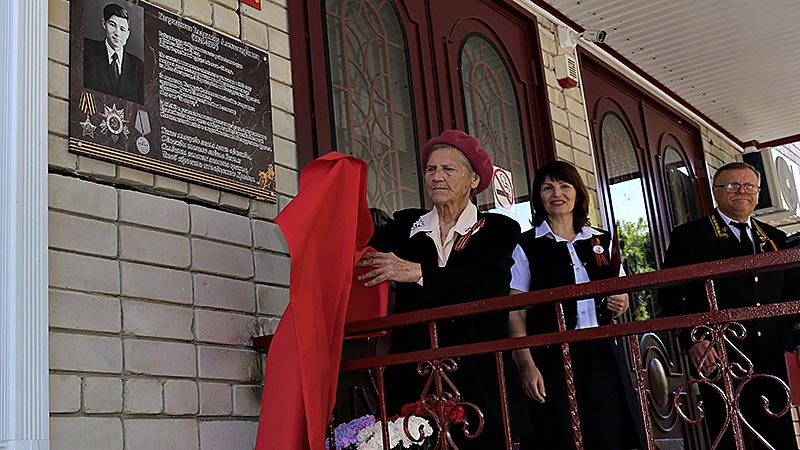    Памяти фронтовика и судьи В. А. Глариантова