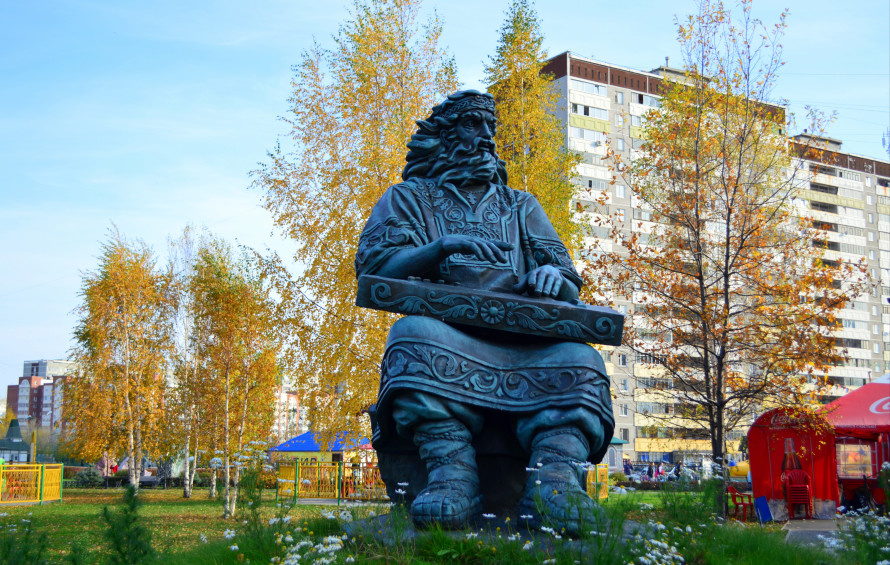 Рис. 2. Скульптура «Гусляр» в Екатеринбурге