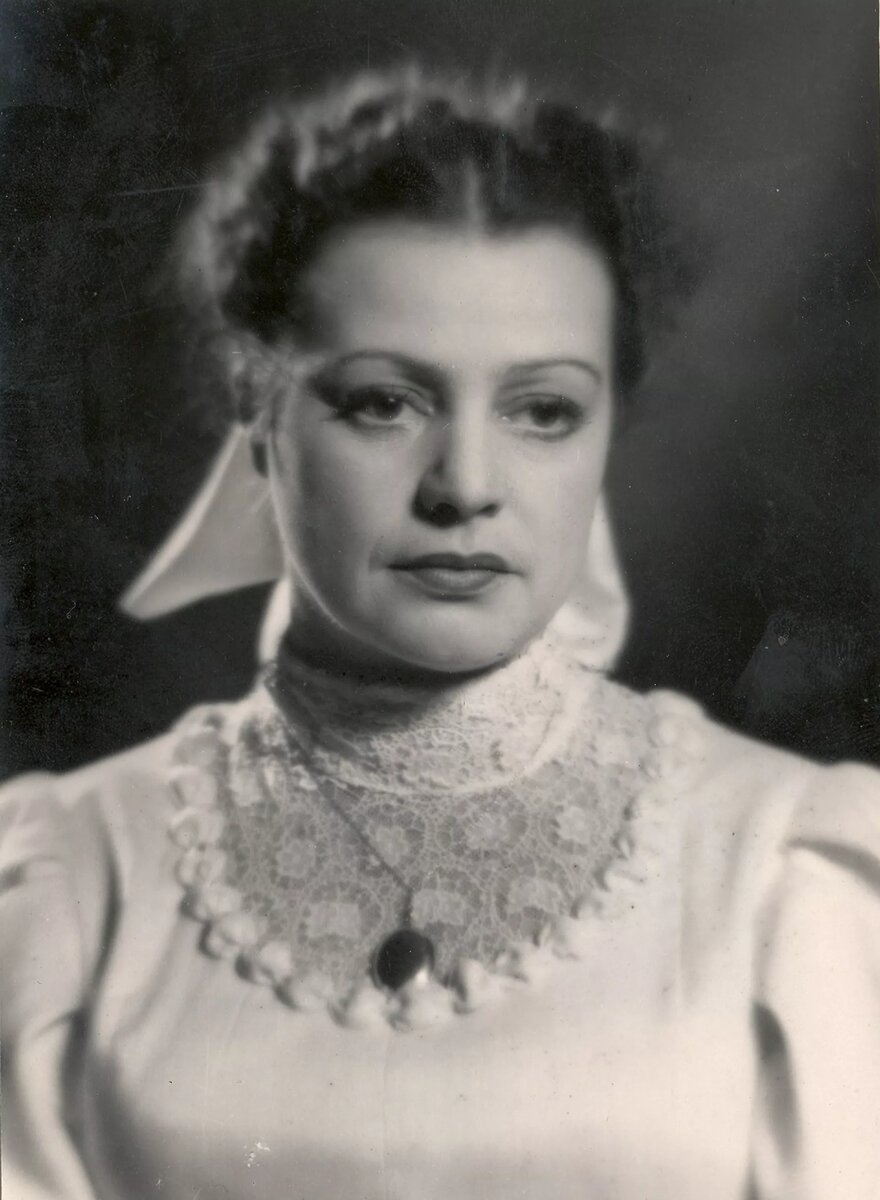 Актриса Наталья Бурмистрова
© Photo: courtesy of Griboedov Theatre