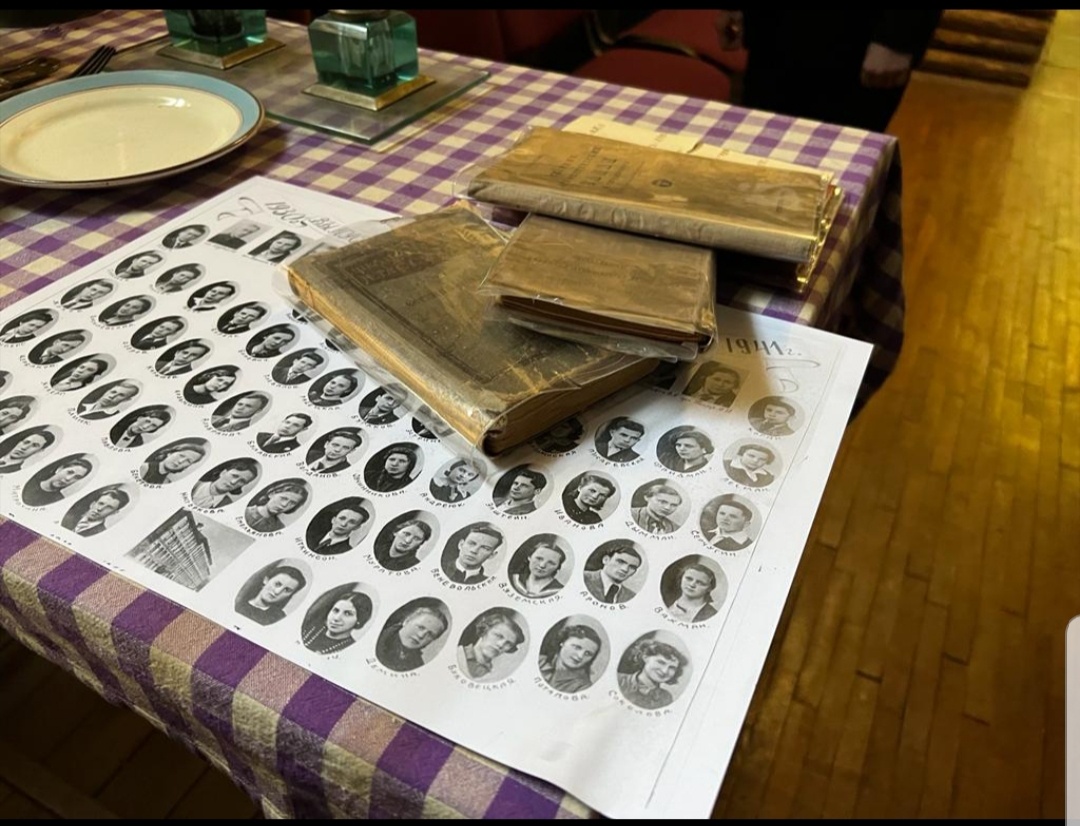    Из музея гимназии № 166